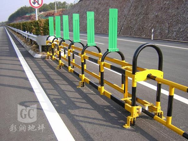 江西公路活動護(hù)欄